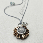 Preview: Trachtenkette aus echter Rehrose mit versilberter Motivplatte eines Hirsches und zwei funkelnden Swarovski Kristallen an einem graublauen, gewachsten Baumwollband.