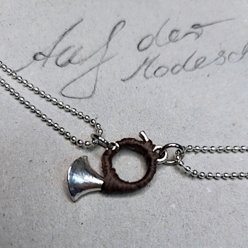 Armband mit braunem Jagdhorn