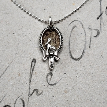 Preview: kurze Kugelkette mit kleinem ovalem Häschenanhänger