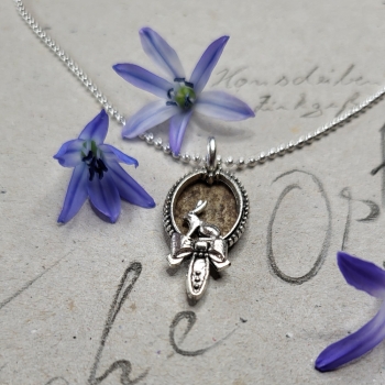 Preview: kurze Kugelkette mit kleinem ovalem Häschenanhänger