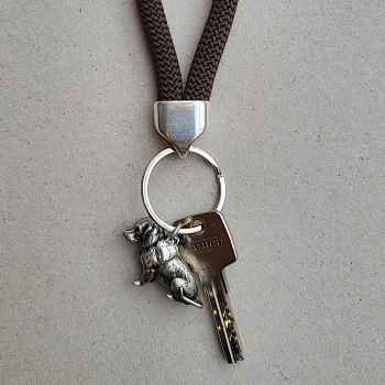 Schlüsselanhänger Dackel mit Herz und brauner Paracord-Schlaufe