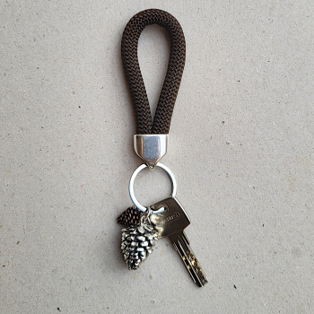 Preview: Schlüsselanhänger Tannenzapfen – Paracord-Schlaufe (grün oder braun)