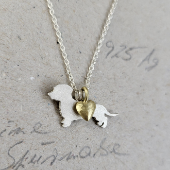 Preview: Hundesilhouette mit 585 Goldherz – Silberanhänger