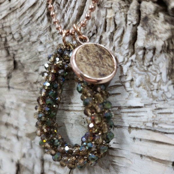 Kugelkette mit Kristallanhänger