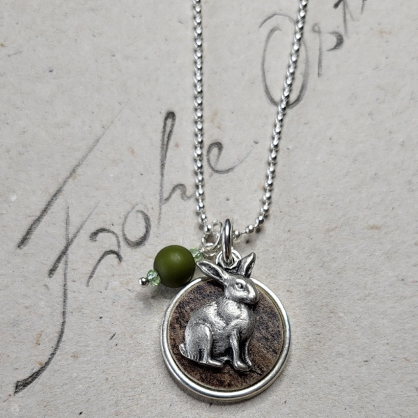 lange Kugelkette mit Hornscheibe, Hase & Perlen