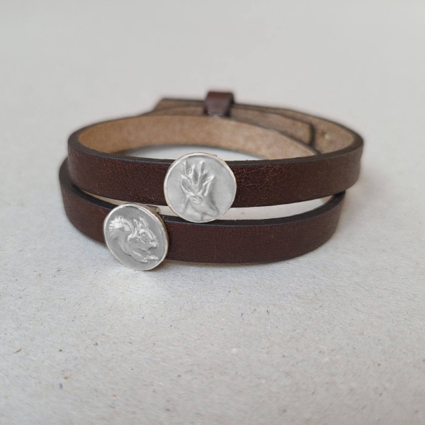 Armband doppelt mit zwei Symbolplaketten "Waldgeflüster"