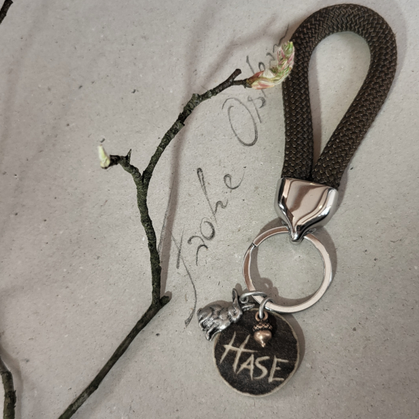 Schlüsselanhänger Paracord personalisiert mit Gravur Hase